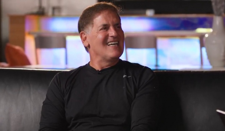 开云体育平台-库篮球场下盛赞东契奇，场上竞争激烈；期望湖人在常规赛全败